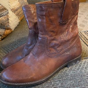 Anna Shortie Frye Boots